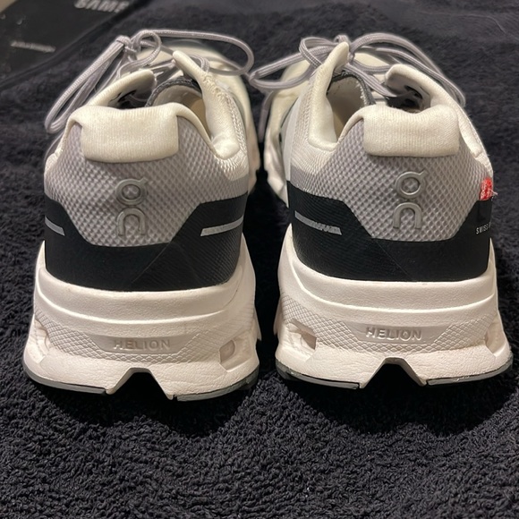 Gently used On cloud running shoes - Picture 3 of 4